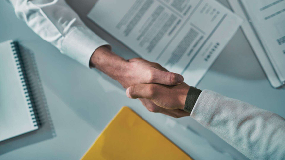 Imagen de acompañamiento en contratación incluida en el portafolio